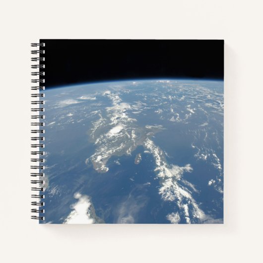 サハラ吹の砂塵は西の大西洋に入った。 ノートブック (正面)