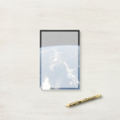 サハラ吹の砂塵は西の大西洋に入った。 ポストイット (デスク上)