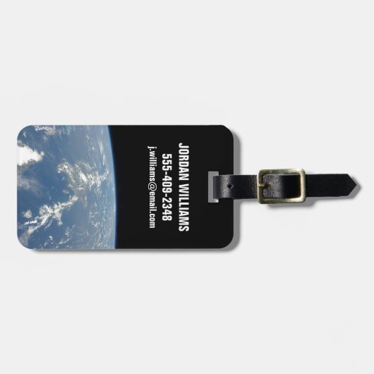 サハラ吹の砂塵は西の大西洋に入った。 ラゲッジタグ (正面横)