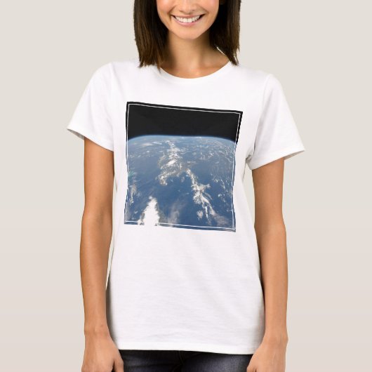 サハラ吹の砂塵は西の大西洋に入った。 Tシャツ (正面)