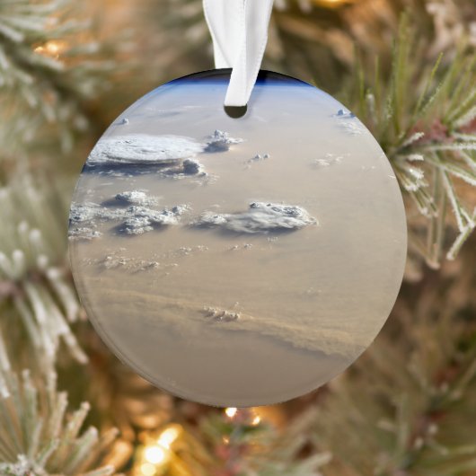 サハラ砂漠の砂海を吹き抜ける砂塵。 オーナメント (ツリー)