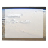 サハラ砂漠の砂海を吹き抜ける砂塵。 ノートパッド (正面)