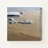 サハラ砂漠の砂海を吹き抜ける砂塵。 ノートブック (裏面)