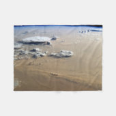 サハラ砂漠の砂海を吹き抜ける砂塵。 フリースブランケット (正面(横))