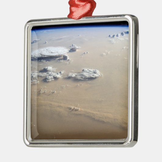 サハラ砂漠の砂海を吹き抜ける砂塵。 メタルオーナメント (左)