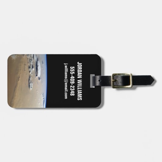 サハラ砂漠の砂海を吹き抜ける砂塵。 ラゲッジタグ (正面横)