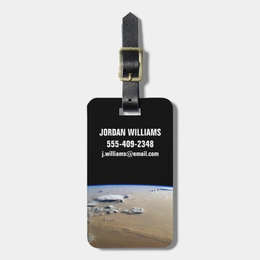 サハラ砂漠の砂海を吹き抜ける砂塵。 ラゲッジタグ (正面縦)