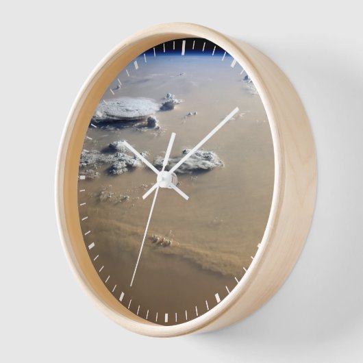 サハラ砂漠の砂海を吹き抜ける砂塵。 壁時計 (傾斜)