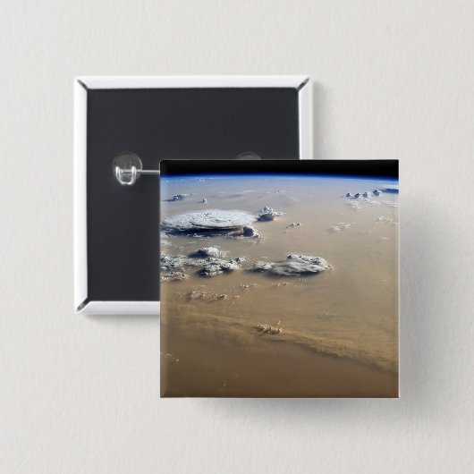 サハラ砂漠の砂海を吹き抜ける砂塵。 缶バッジ (正面&裏面)