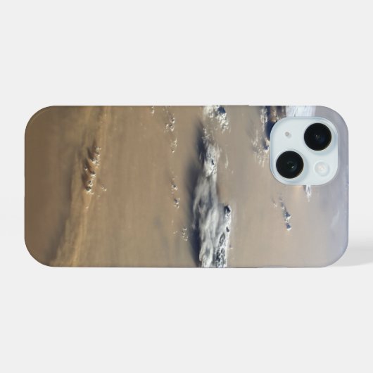 サハラ砂漠の砂海を吹き抜ける砂塵。 iPhone 15ケース (裏面横)