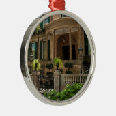 サバンナのジョージアのビクトリアンな歴史的家2 メタルオーナメント (右)