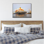 サバンナ川のコンテナ貨物船 キャンバスプリント (インサイチュ (寝室))