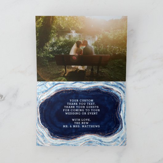 サファイアの青のバラの金ゴールドのGeodeのカスタムな結婚式の写真 サンキューカード (内部)