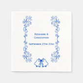 サファイアウェディングレセプションナプキンベルズスクロール スタンダードカクテルナプキン (正面)