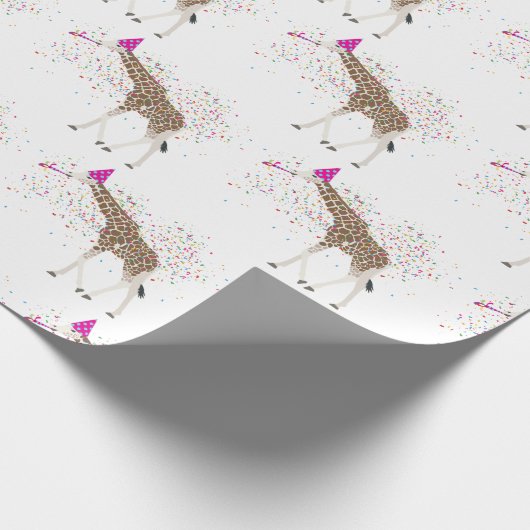 サファリの動物たちとパーティーするキリン ラッピングペーパー (角)