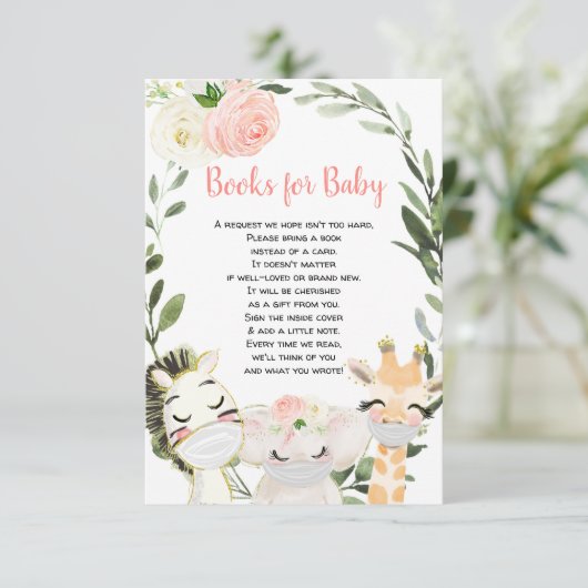 サファリの動物は本を読むと女の子のベビーシャワーが欲しい エンクロージャーカード (スタンド正面)
