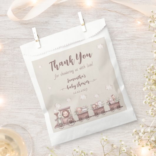 サファリジャングルアニマルトレインベビーシャワー フェイバーバッグ (クリップ留めされた状態)