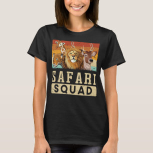 サファリスクワッドアフリカ動物ファミリー休暇トリップ Tシャツ