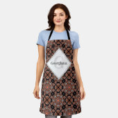 サファリパーソナライズされたサンセットボヘミアンマンダラタイル エプロン (着用した状態)