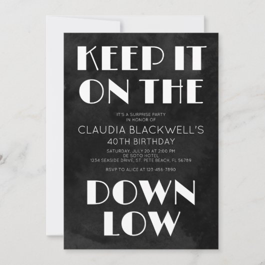 サプライズおもしろいダウン低誕生日 招待状 (正面)