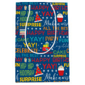 サプライズバースデーパーティータイポグラフィパターン ミディアムペーパーバッグ (正面)