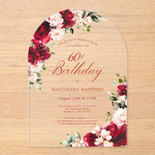 サプライズパーティー60誕生日レッドピンクフローラアーチ アクリル招待状 (正面)