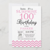 サプライズ100歳の誕生日 ピンクのシェブロン 招待状 (正面)