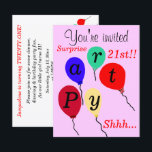 サプライズ21歳の誕生日バルーンピンク 招待状<br><div class="desc">赤カラフル飛んでいる、青、黄などの誕生日バルーン。21日の誕生日または任意の年齢のためにパーソナライズ。風船を横切るパーティー文字の薄いピ書ックの背景。背面に詳細を白い背景に赤、黒、緑の文字で挿入。オリジナルのアートワークデザインby TamiraZDesigns.</div>