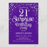サプライズ21歳の誕生日パーティー – シルバー&パープル 招待状<br><div class="desc">サプライズ21歳の誕生日パーティの招待状。紫エレガントと王室のグリッター銀ののフェイクデザイン。スクリプトスタイリッシュのフォントと紙吹雪の機能。メッセージもしメッセージはカスタム年齢。</div>