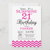サプライズ21歳の誕生日招待状ホットピンクシェブロン 招待状 (正面)