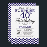 サプライズ40th誕生日ネイビーブルーシェブロン 招待状<br><div class="desc">ネイビーブルーシェブロンと驚きの40th誕生日招待状。白黒。大人誕生日。男性または女性のBday招待状。さらにカスタマイクリックズを行う場合はカスタマイズ、「IT」ボタンをクリックし、このテンプレートを変更するために当社のデザインツールを使用する。</div>