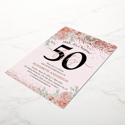 サプライズ50誕生日ピンクフローラバラ金ゴールド 箔招待状 (回転した状態)