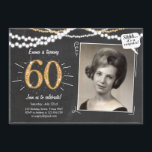 サプライズ60六十金ゴールドグリッター誕生日招待状 招待状<br><div class="desc">♥特別な誕生日パーティーにゲストを招待状するのに最適な方法！60歳の誕生日の金ゴールドグリッター。</div>