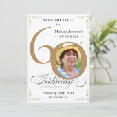 サプライズ60歳の誕生日を保存する日 エレガントなホワイト 招待状 (スタンド正面)