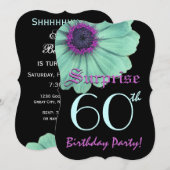 サプライズ60誕生日テンプレートグリーンパープルデイジー 招待状 (正面/裏面)