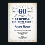 サプライズ60誕生日 – ネイビーブルーホワイトブラック 招待状<br><div class="desc">驚きの60番目の誕生日招待状レトロデザインネイビーブルーホワイトでヴィンテージクリーミーな背景。応援60年！任意のパーソナライズされた年に入ることができる。</div>