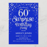 サプライズ60thバースデーパーティー – シルバー王室の&ブルー 招待状<br><div class="desc">650th Birthday Party Invitation（誕生日パーティーの招待）青エレガントと王室のグリッター銀のフェイクデザイン。スクリプトスタイリッシュのフォントと紙吹雪の機能。メッセージもしメッセージはカスタム年齢。</div>