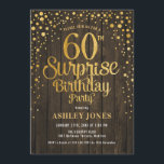 サプライズ60th誕生日パーティー – ウッド&金ゴールド 招待状<br><div class="desc">60th Birthday Partyへの招待。暗褐色のエレガント木模様とグリッター金ゴールドを持つ素朴なデザインフェイク。スクリプトスタイリッシュのフォントと紙吹雪の機能。メッセージもしメッセージはカスタム年齢。</div>