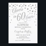 サプライズ60th誕生日パーティー – シルバーホワイト 招待状<br><div class="desc">驚きの60th誕生日パーティー招エレガント待デザインとフェイクグリッター銀と白。機能スクリプトフォントと紙吹雪。応援60年！メッセージもしメッセージの年齢がカスタム必要だ。</div>