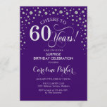 サプライズ60th誕生日パーティー – パープルシルバー 招待状<br><div class="desc">60th Birthday Partyへの招待。紫エレガントとグリッター銀のフェイクデザイン。スクリプトフォントとダイヤモンド紙吹雪の機能。応援60年！メッセージもしの詳細なカスタマイズが必要。</div>