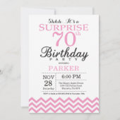 サプライズ70歳の誕生日招待状 ピンクのシェブロン 招待状 (正面)