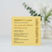 サプライズ70誕生日淡い色の金ゴールド水玉模様Y326 招待状 (スタンド正面)