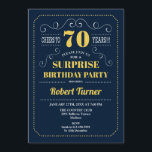 サプライズ70誕生日 – ネイビー金ゴールド 招待状<br><div class="desc">サプライズ70th誕生日招待状。レトロエレガントネイビーブルーとイエロー金ゴールドデザイン。応援70年！任意のカスタマイズ年齢を示すことができる。</div>