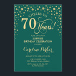 サプライズ70thバースデーパーティー – エメラルドグリーン金ゴールド 招待状<br><div class="desc">誕生日パーティーの招待状70日。エメラルドエレガントグリーンとグリッター金ゴールドのフェイクデザイン。スクリプトフォントとダイヤモンド紙吹雪の機能。応援70年！メッセージもしの詳細なカスタマイズが必要。</div>