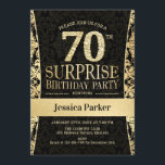 サプライズ70th誕生日パーティー – 金ゴールドブラック 招待状<br><div class="desc">サプライズ70th誕生日パーティー招待状の黒と金ゴールド。エレガント招待状・カーフェイクドとグリッター・金ゴールドクラシックデザインパーティーに最適なスタイリッシュ。年齢もしを教えてカスタムくれ。</div>