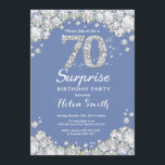 サプライズ70th誕生日ブルーシルバーダイヤモンド 招待状<br><div class="desc">サプライズ70誕生日招待状。青と銀のラインストーンのダイヤモンドレッド背景。誕生日エレガントBash招待状。大人の誕生日。女性誕生日。男性誕生日。さらにカスタマイズするには、「クリックカスタマイズit」ボタンをクリックし、デザインツールを使用してこのテンプレートを変更してください。</div>