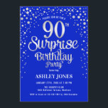 サプライズ90thバースデーパーティー – シルバー王室の&ブルー 招待状<br><div class="desc">90th Birthday Party Invitation（誕生日パーティーへの招待）青エレガントと王室のグリッター銀のフェイクデザイン。スクリプトスタイリッシュのフォントと紙吹雪の機能。メッセージもしメッセージはカスタム年齢。</div>