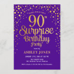 サプライズ90thバースデーパーティー – パープル&金ゴールド 招待状<br><div class="desc">90th Birthday Party Invitation（誕生日パーティーへの招待）紫エレガントと王室のグリッターのフェイク金ゴールドのデザイン。スクリプトスタイリッシュのフォントと紙吹雪の機能。メッセージもしメッセージはカスタム年齢。</div>