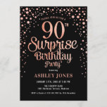 サプライズ90thバースデーパーティー – ブラック&バラ金ゴールド 招待状<br><div class="desc">90th Birthday Party Invitation（誕生日パーティーへの招待）黒エレガントのデザインとグリッターのバラ金ゴールド。スクリプトスタイリッシュのフォントと紙吹雪の機能。メッセージもしメッセージはカスタム年齢。</div>