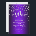 サプライズ90thバースデーパーティー – Silver Purple 招待状<br><div class="desc">サプライズ90thバースデーパーティー招エレガント待デザインとフェイクグリッター銀と紫。機能スクリプトフォントと紙吹雪。応援90年！メッセージもしメッセージの年齢がカスタム必要だ。</div>